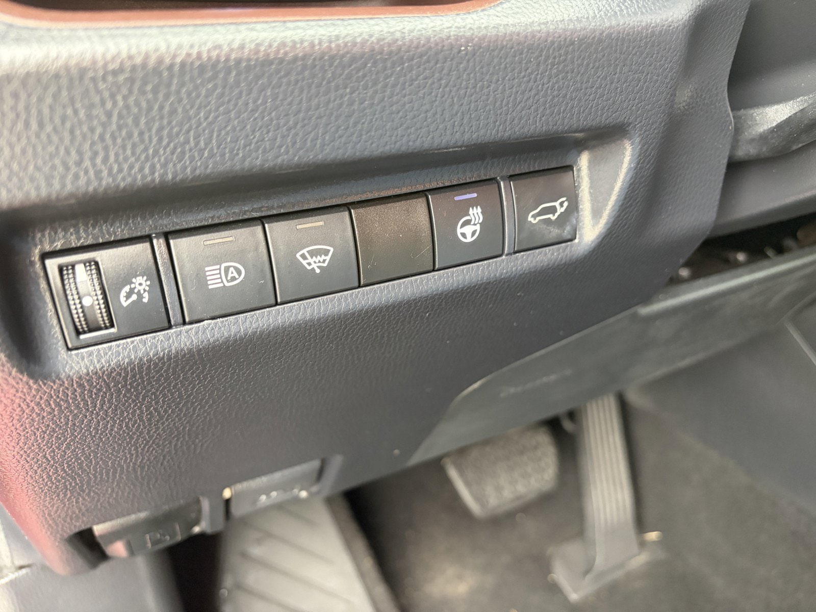 2020 Toyota RAV4 Limited - Photo 26