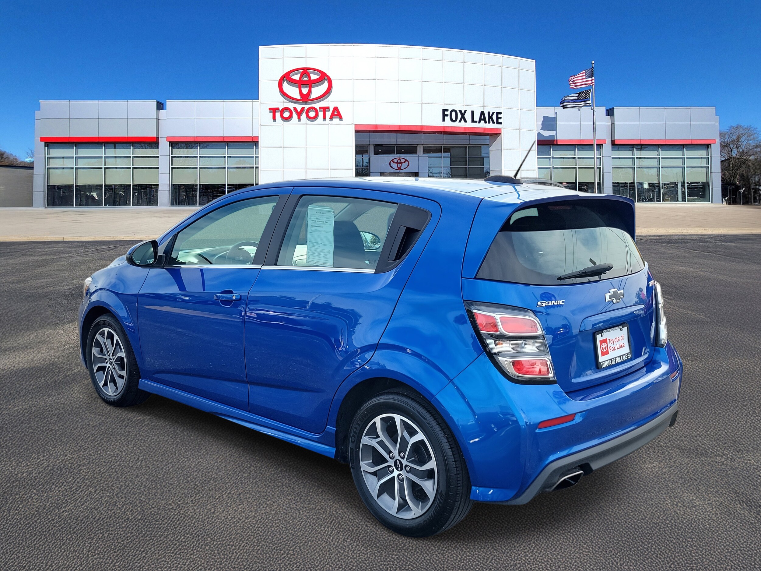 2019 Chevrolet Sonic LT photo 2
