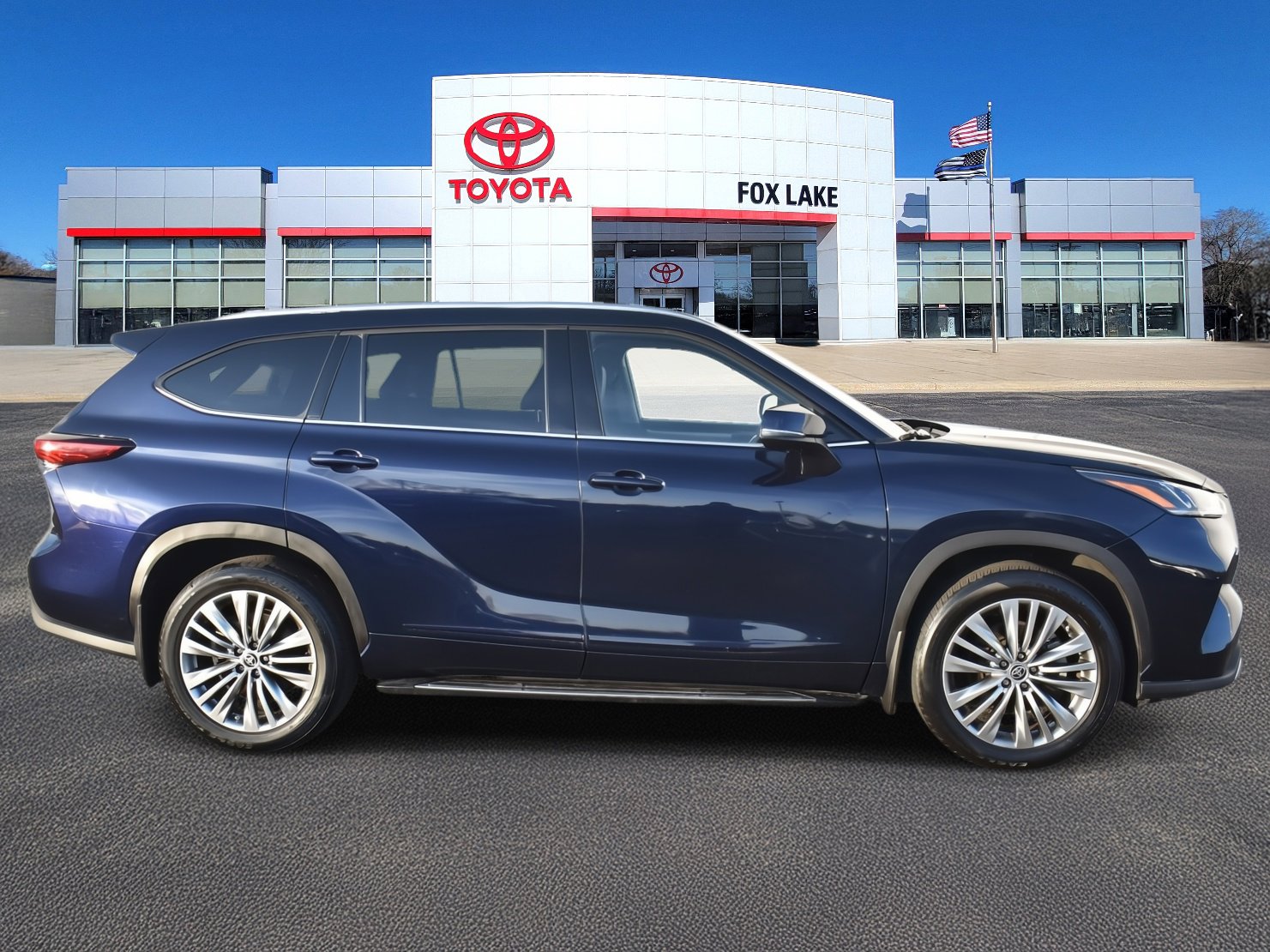 2023 Toyota Highlander Platinum photo 2
