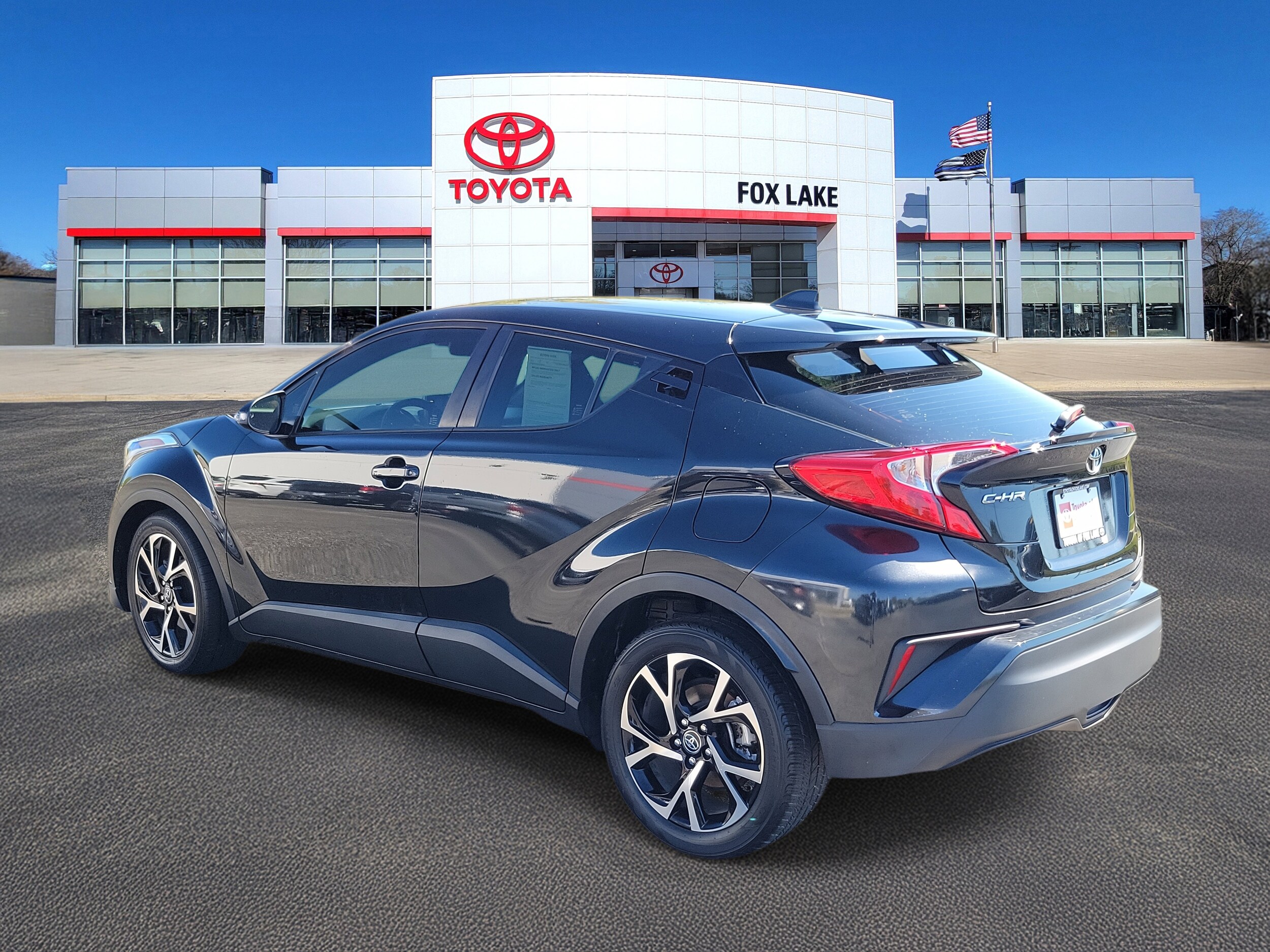 2019 Toyota C-HR LE photo 3