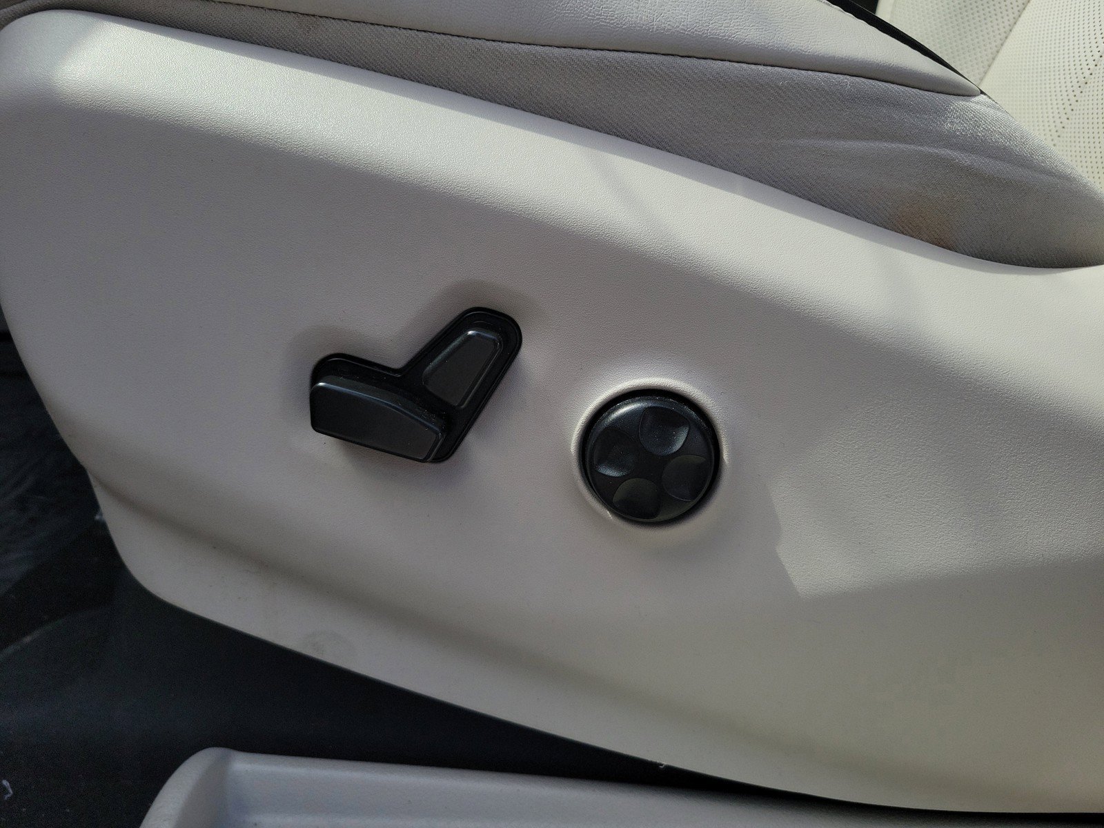 2021 Chrysler Pacifica Limited - Photo 21