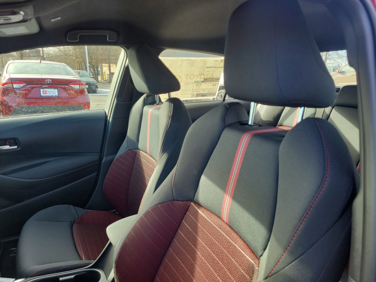 2026 Toyota Corolla SE - Photo 13