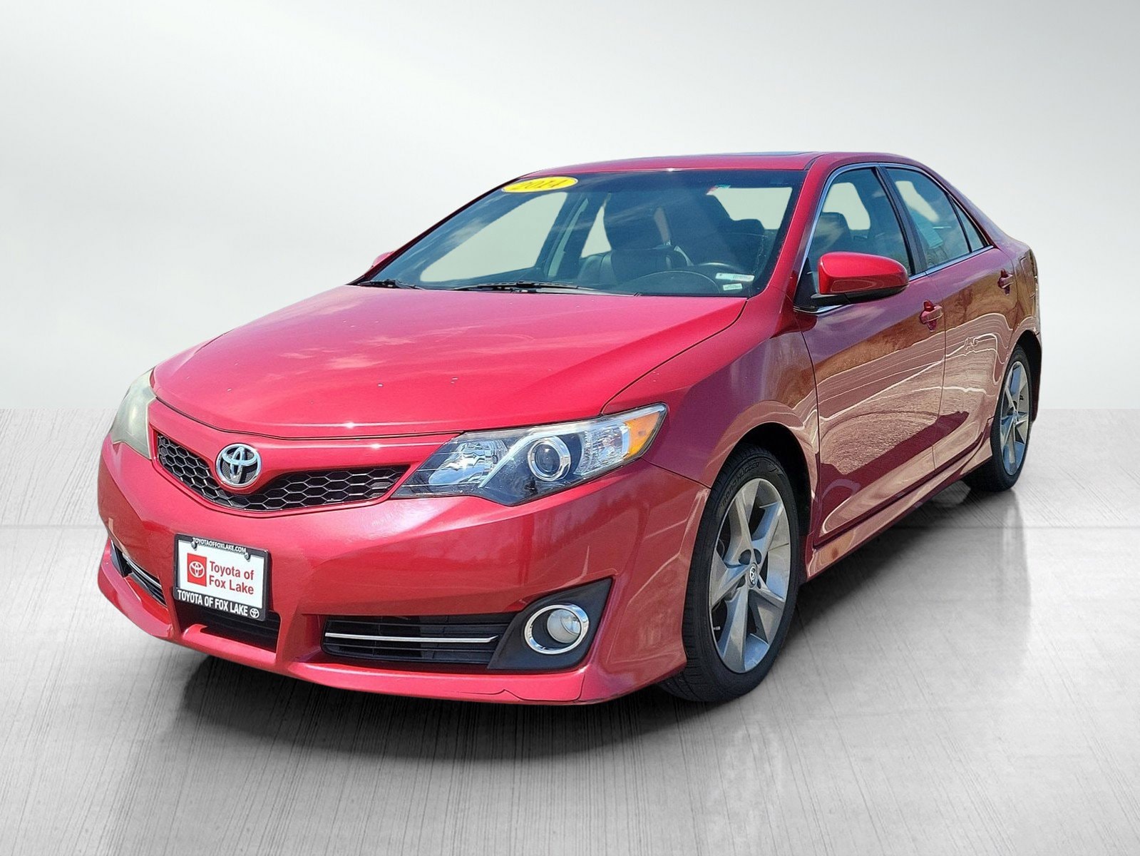 Used 2014 Toyota Camry SE with VIN 4T1BF1FK6EU769426 for sale in Fox Lake, IL