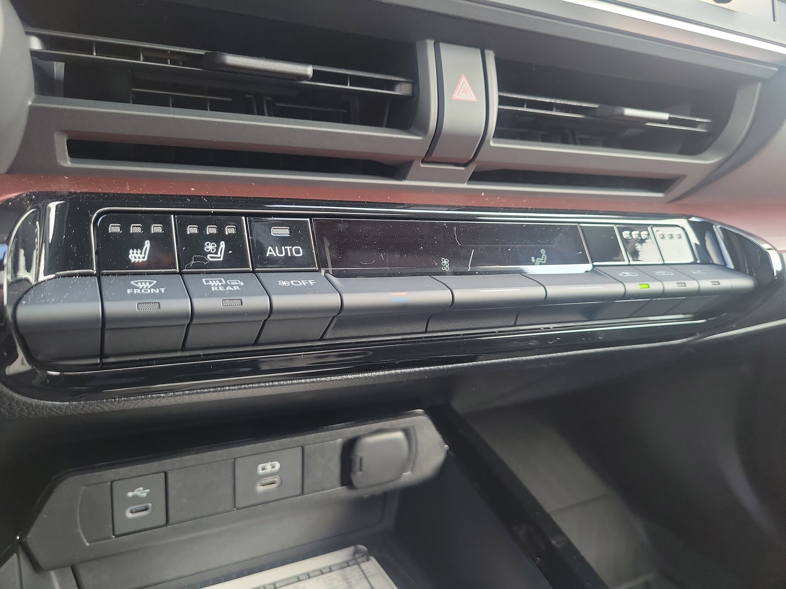 2026 Toyota Prius Plug-in Hybrid XSE Premium - Photo 30