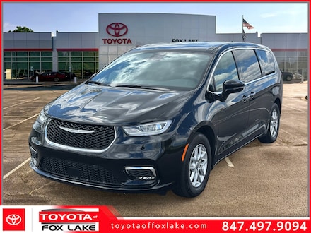 2024 Chrysler Pacifica Touring Mini-van, Passenger