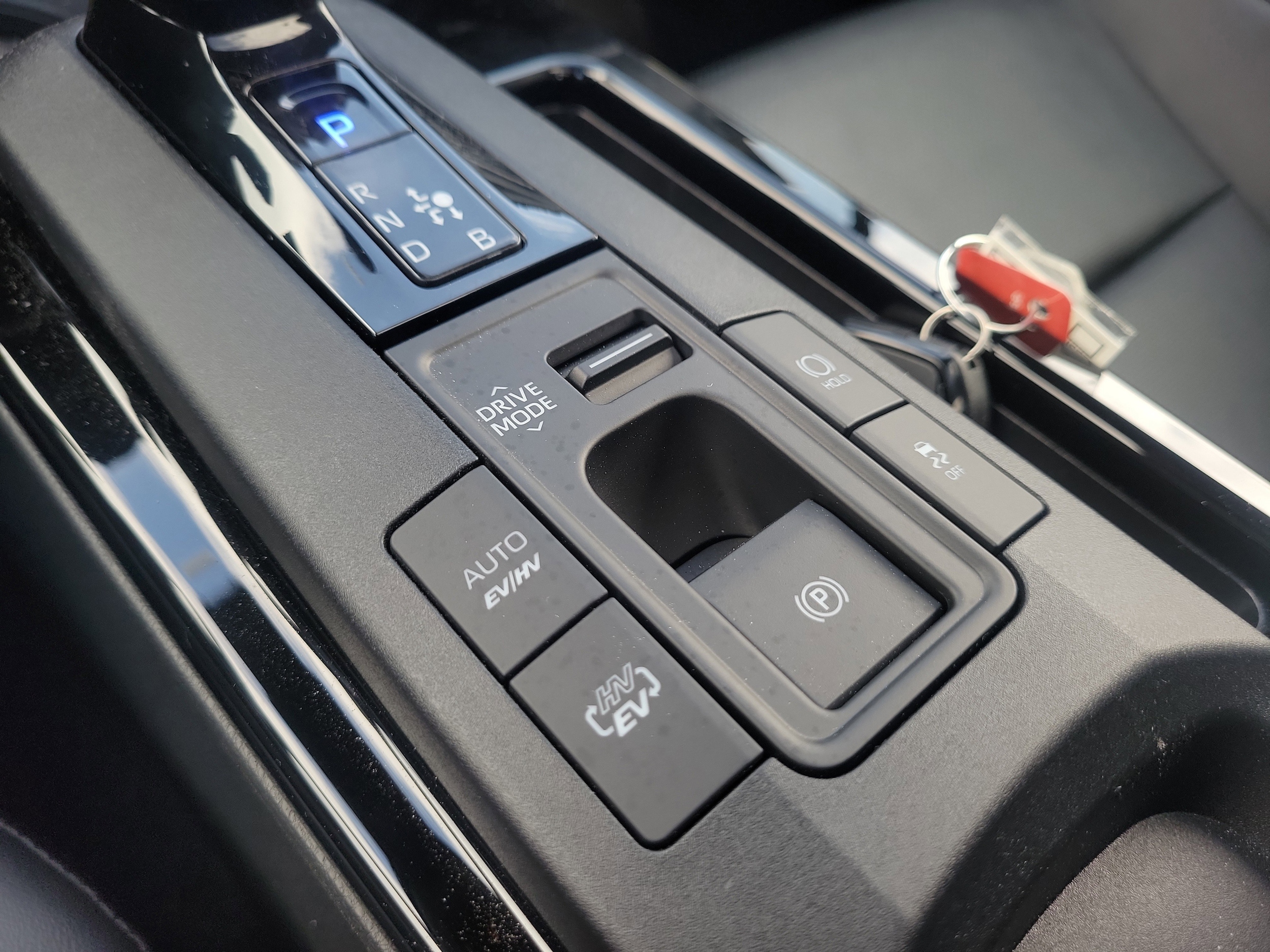 2026 Toyota Prius Plug-in Hybrid XSE Premium - Photo 32