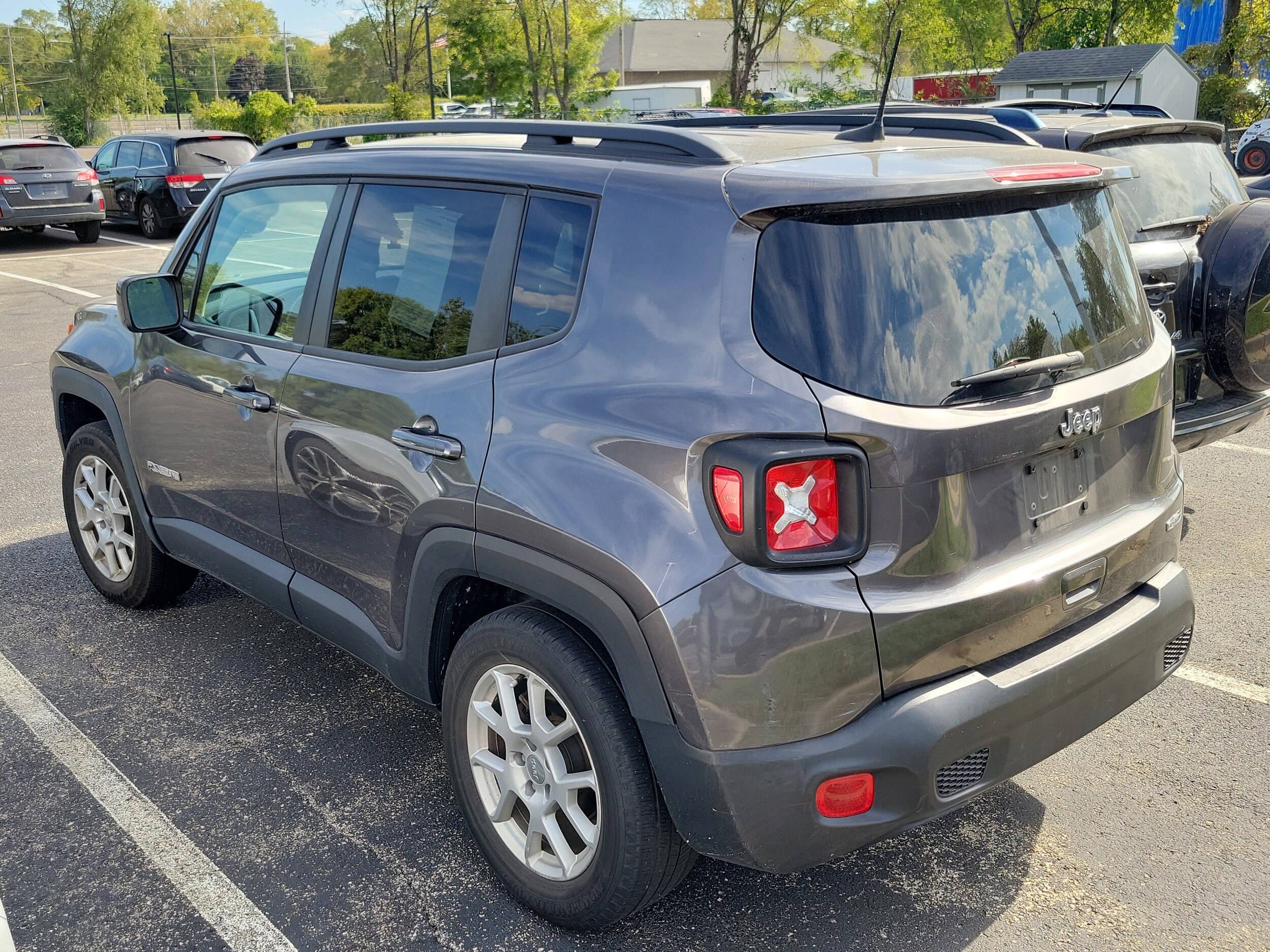 2019 Jeep Renegade Latitude North Edition photo 3