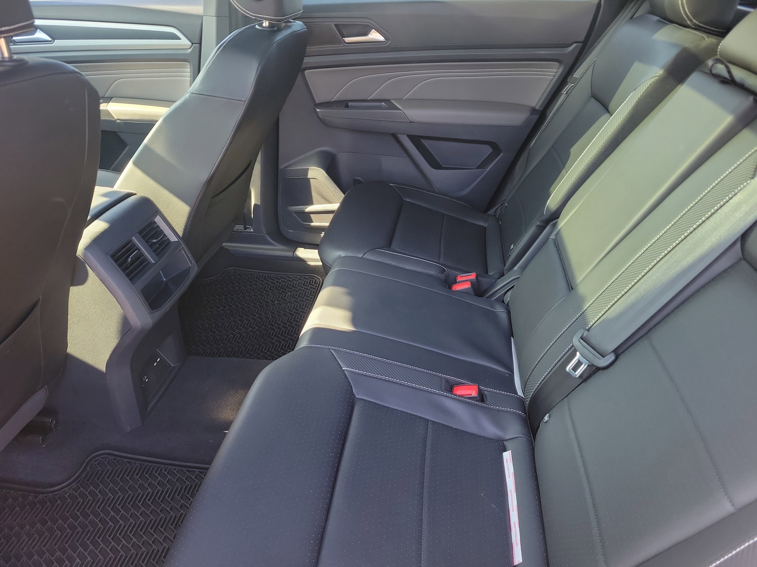 2023 Volkswagen Atlas Cross Sport SEL R-Line Black - Photo 10