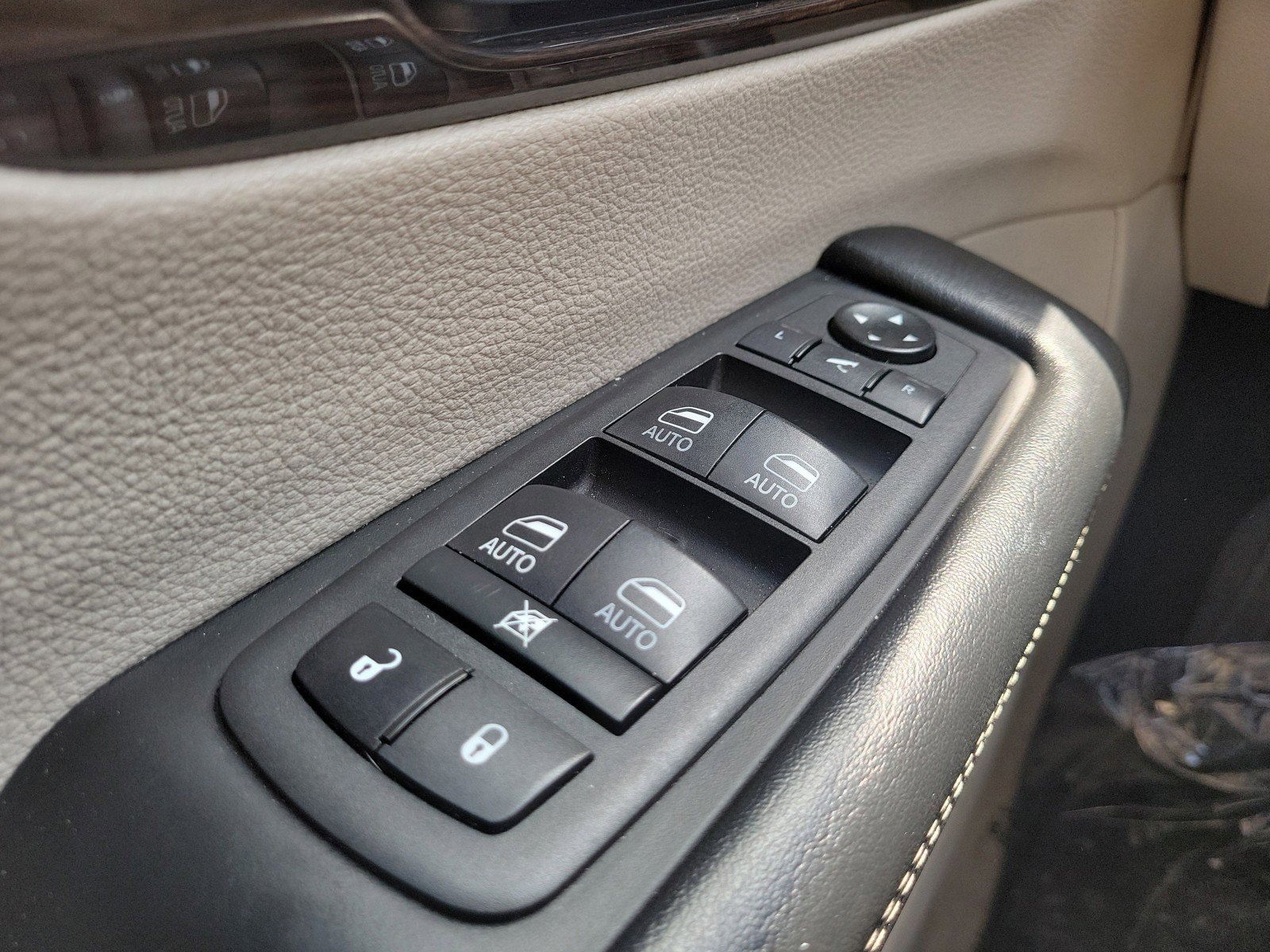 2021 Chrysler Pacifica Limited - Photo 23