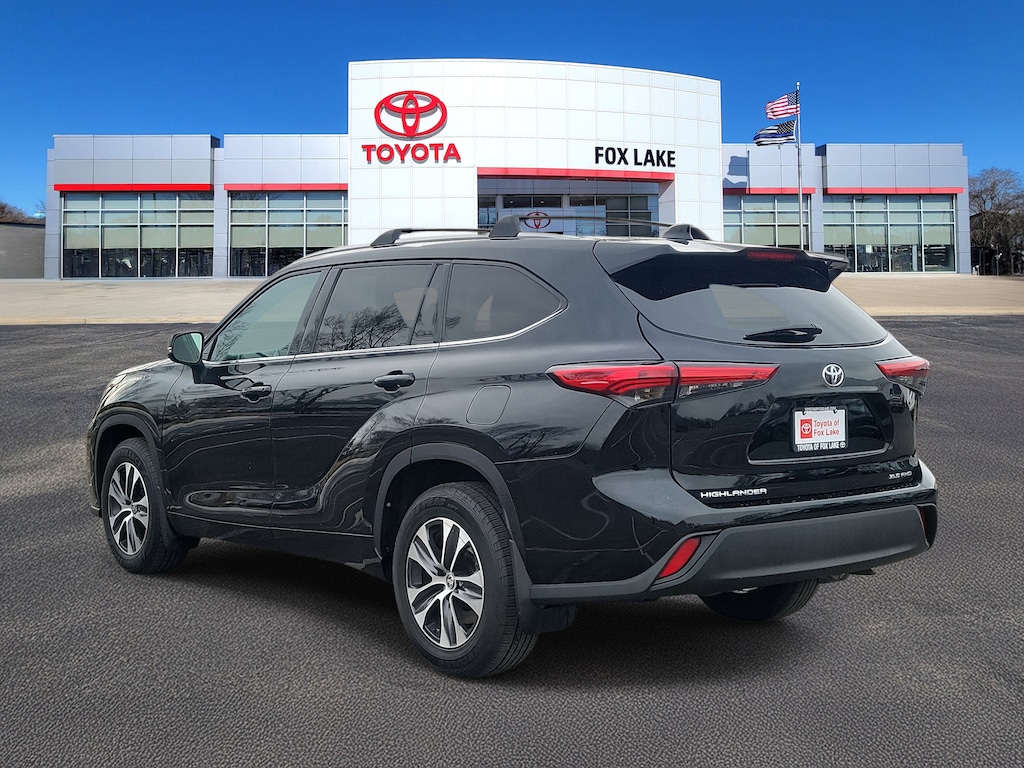 Used 2021 Toyota Highlander XLE Sport Utility