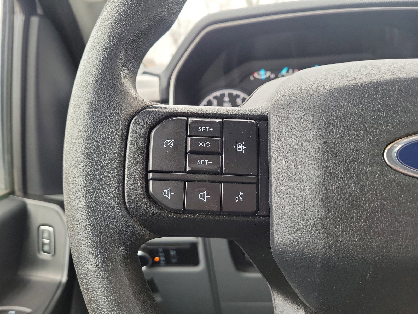 2023 Ford F-150 XL - Photo 31