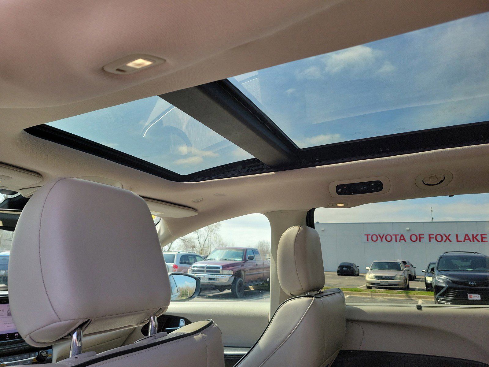 2021 Chrysler Pacifica Limited - Photo 12