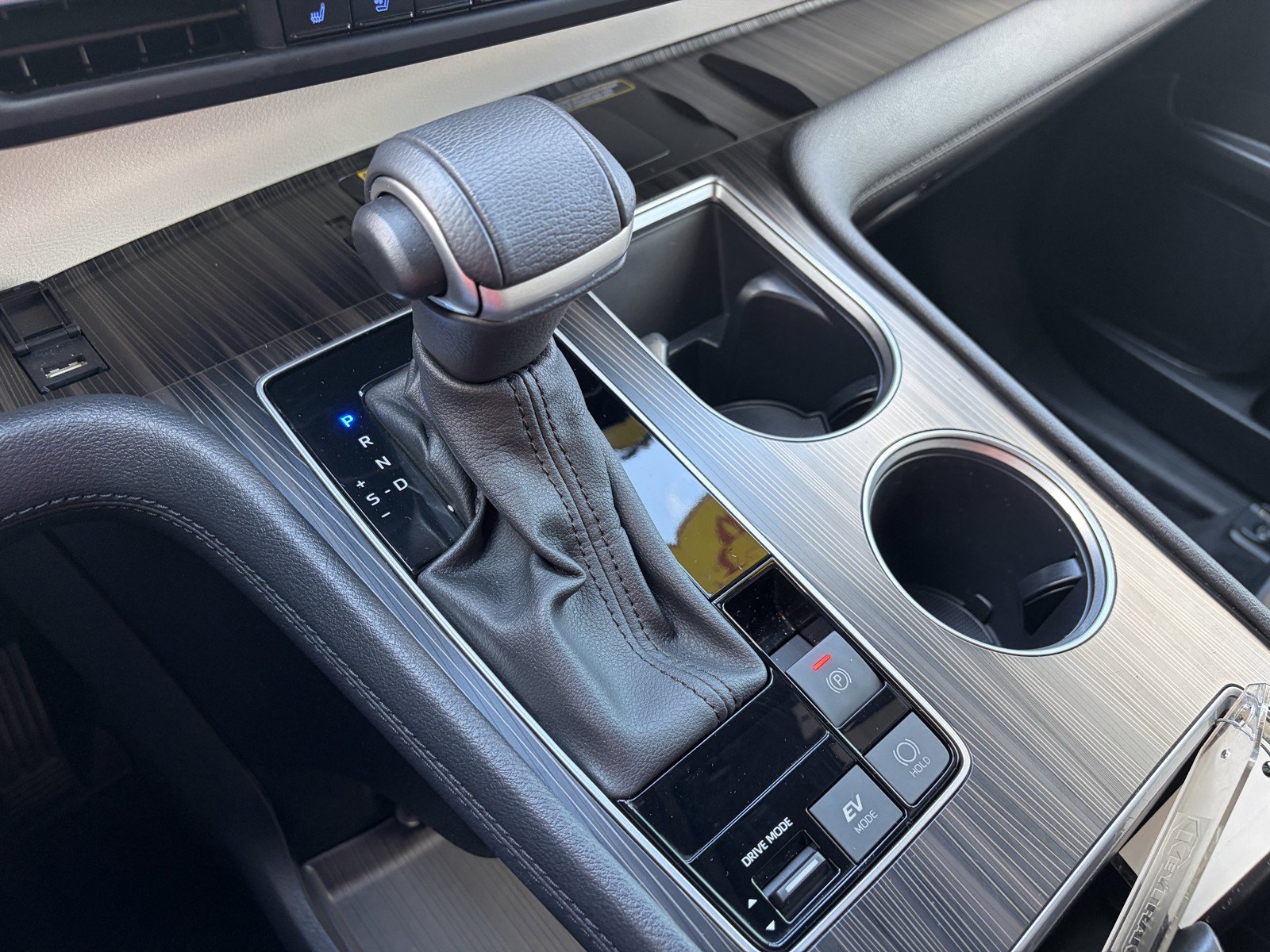 2023 Toyota Sienna Limited - Photo 21
