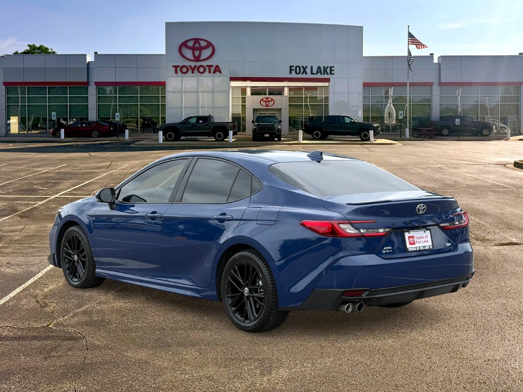 Used 2025 Toyota Camry SE Car