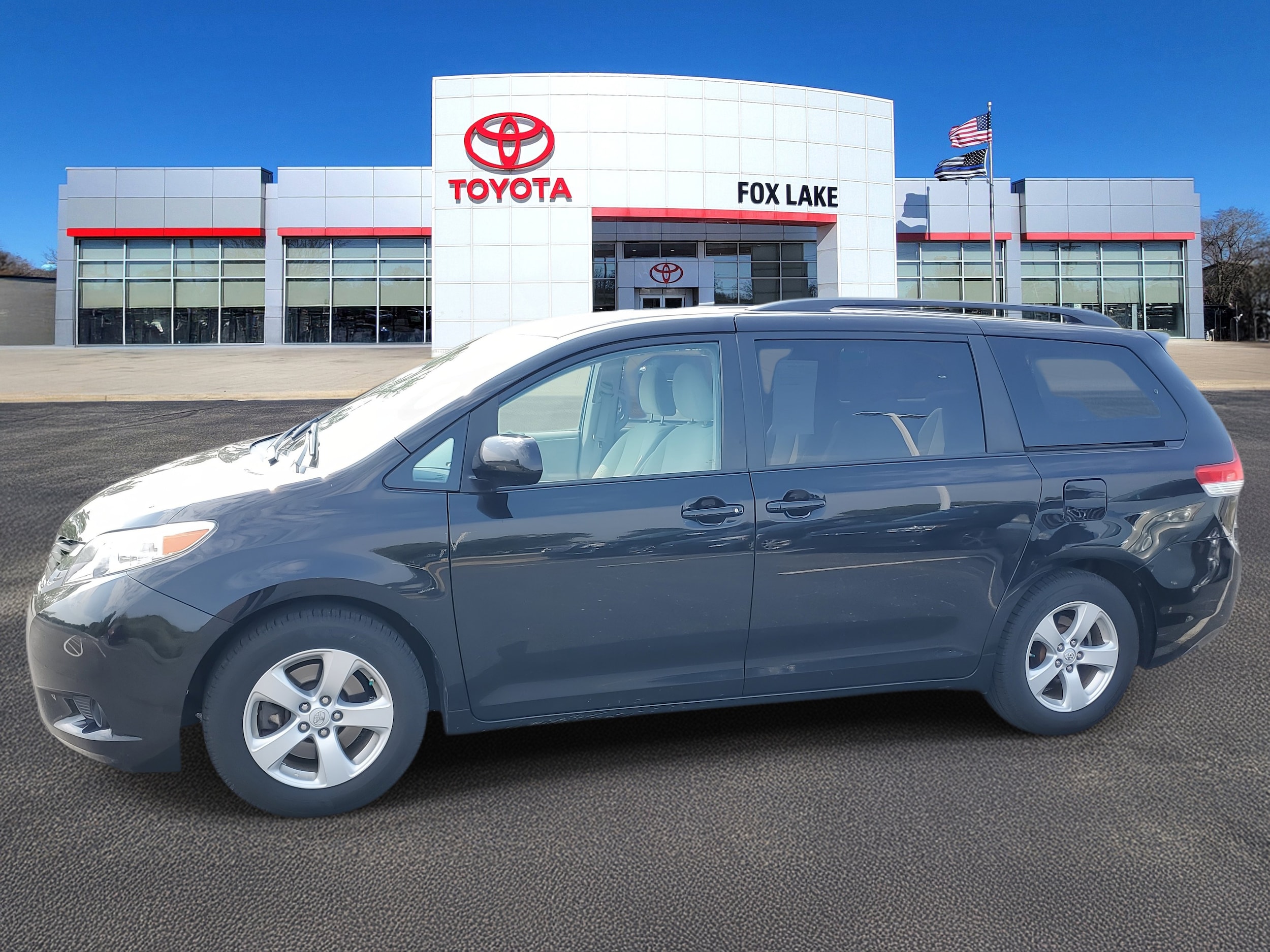 Used 2014 Toyota Sienna LE with VIN 5TDKK3DC8ES492497 for sale in Fox Lake, IL