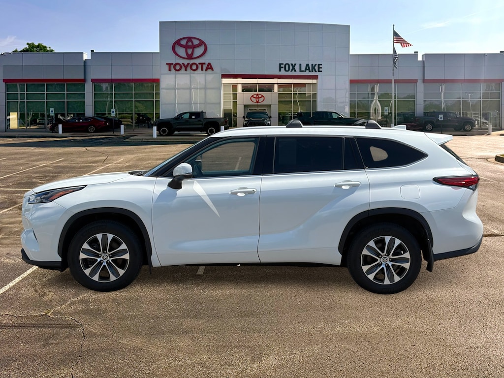 Used 2022 Toyota Highlander XLE Sport Utility