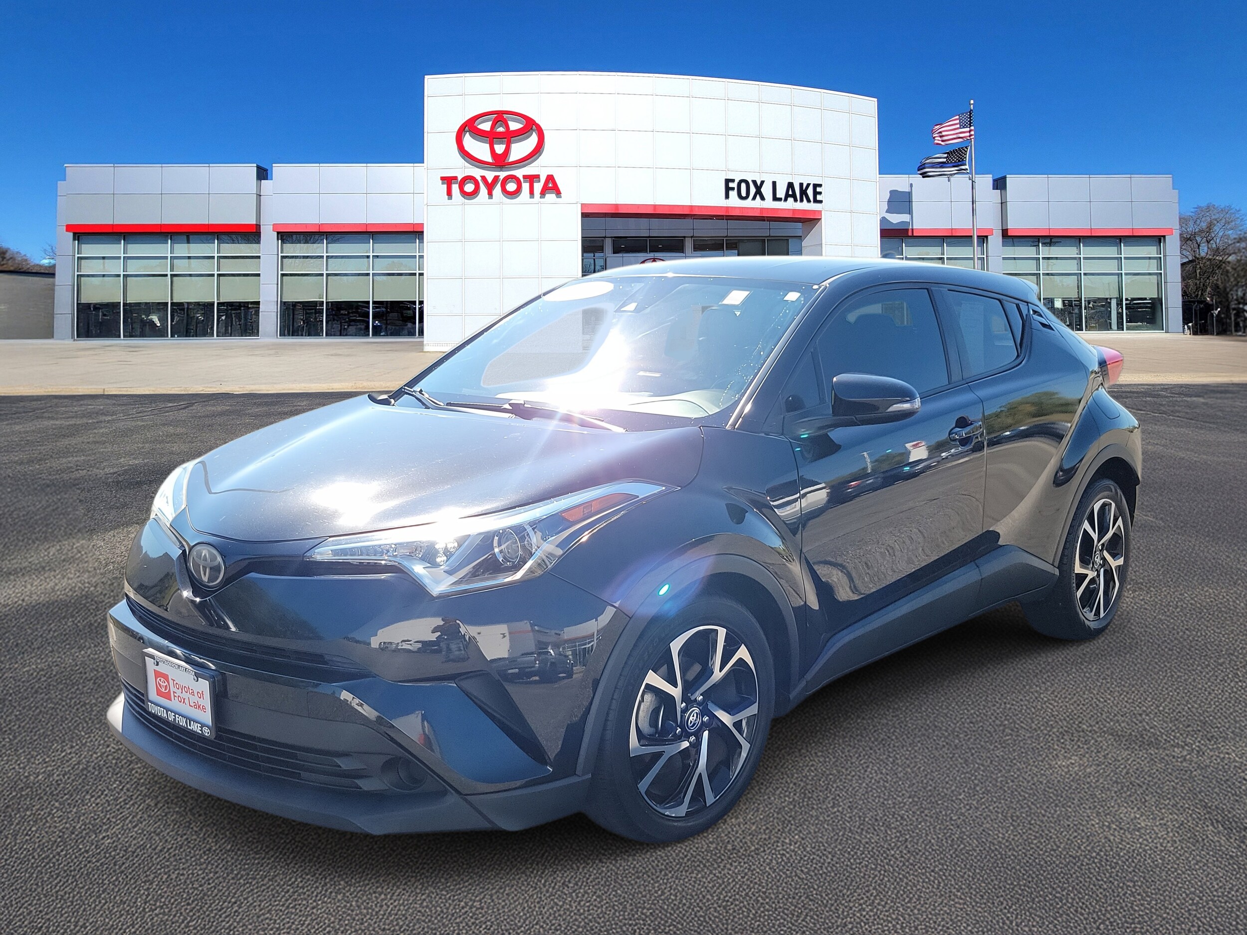2019 Toyota C-HR LE photo 2