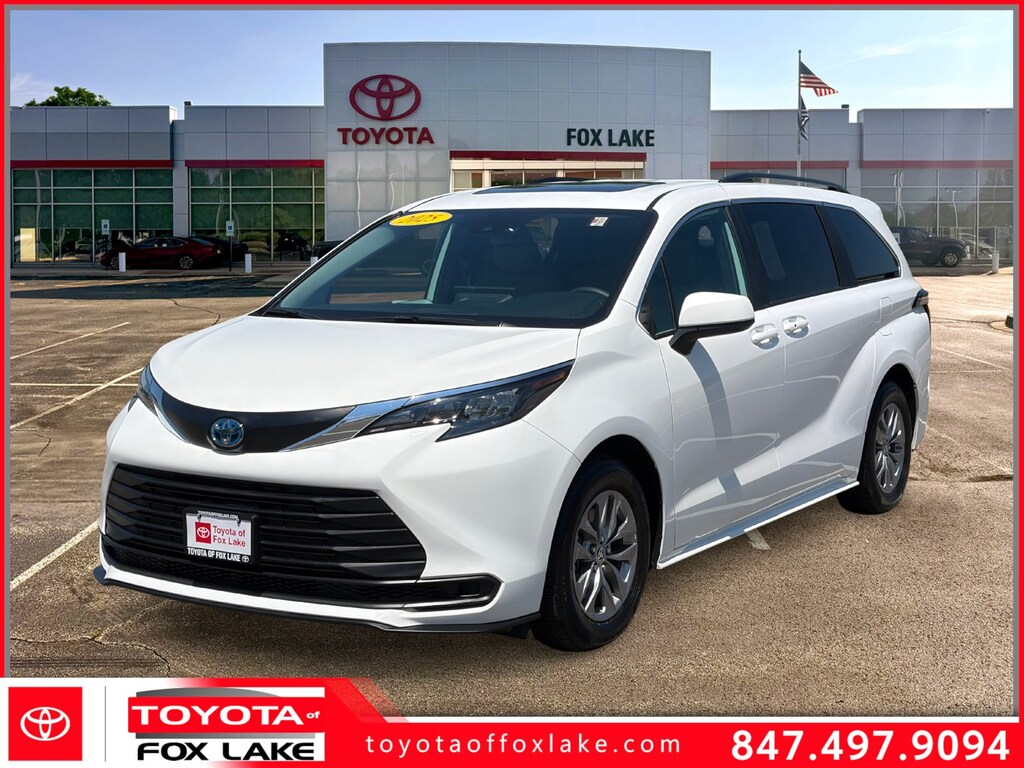 Used 2025 Toyota Sienna LE Mini-van, Passenger