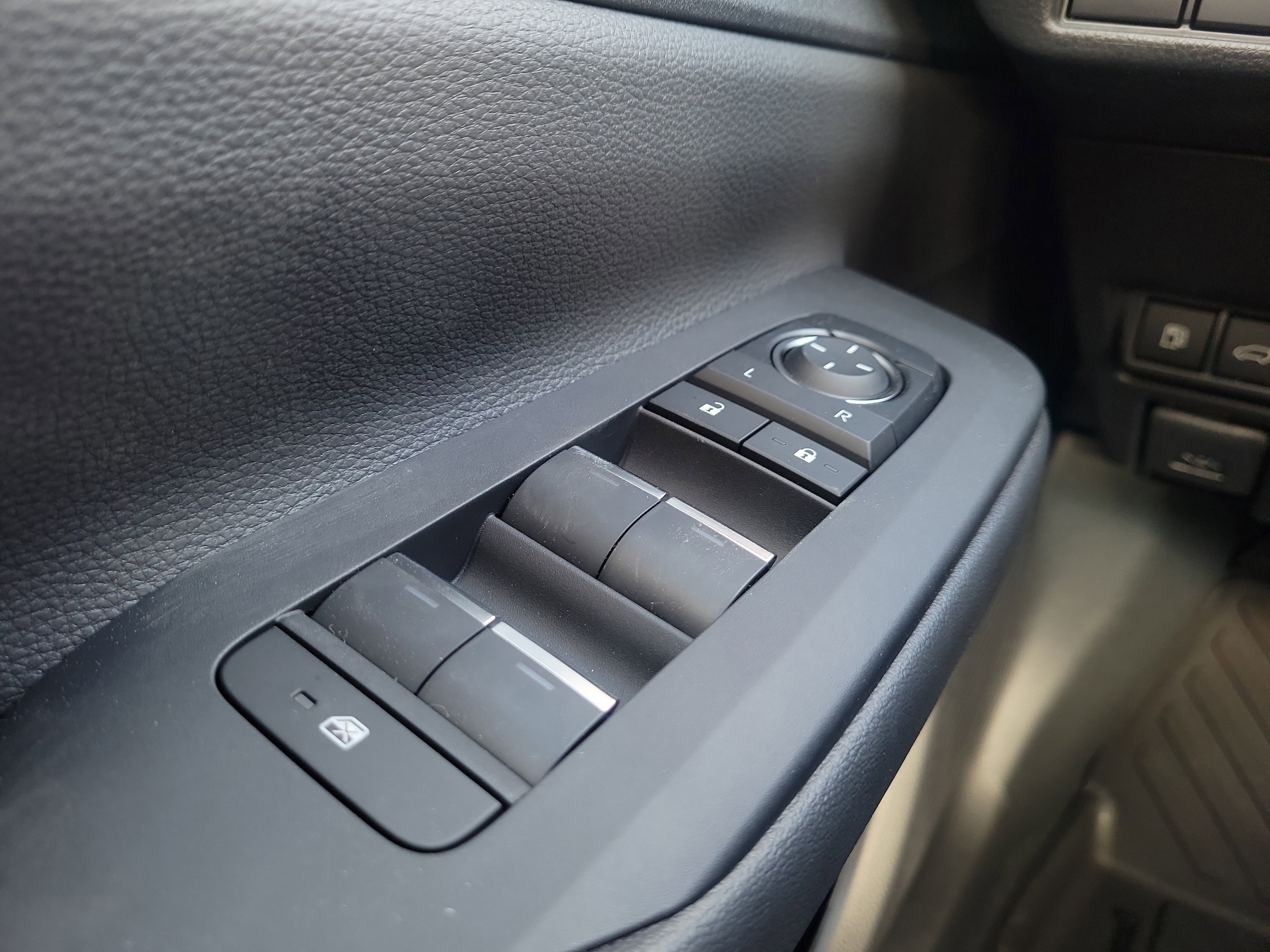 2026 Toyota Prius Plug-in Hybrid XSE Premium - Photo 19