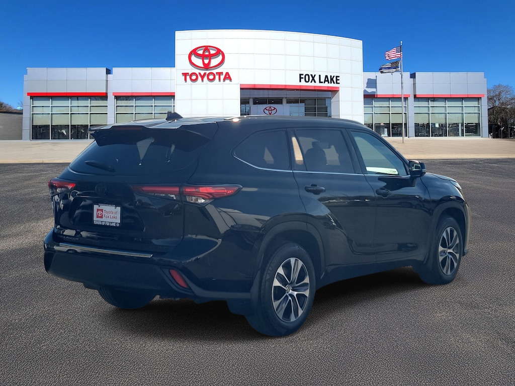 Used 2022 Toyota Highlander XLE Sport Utility