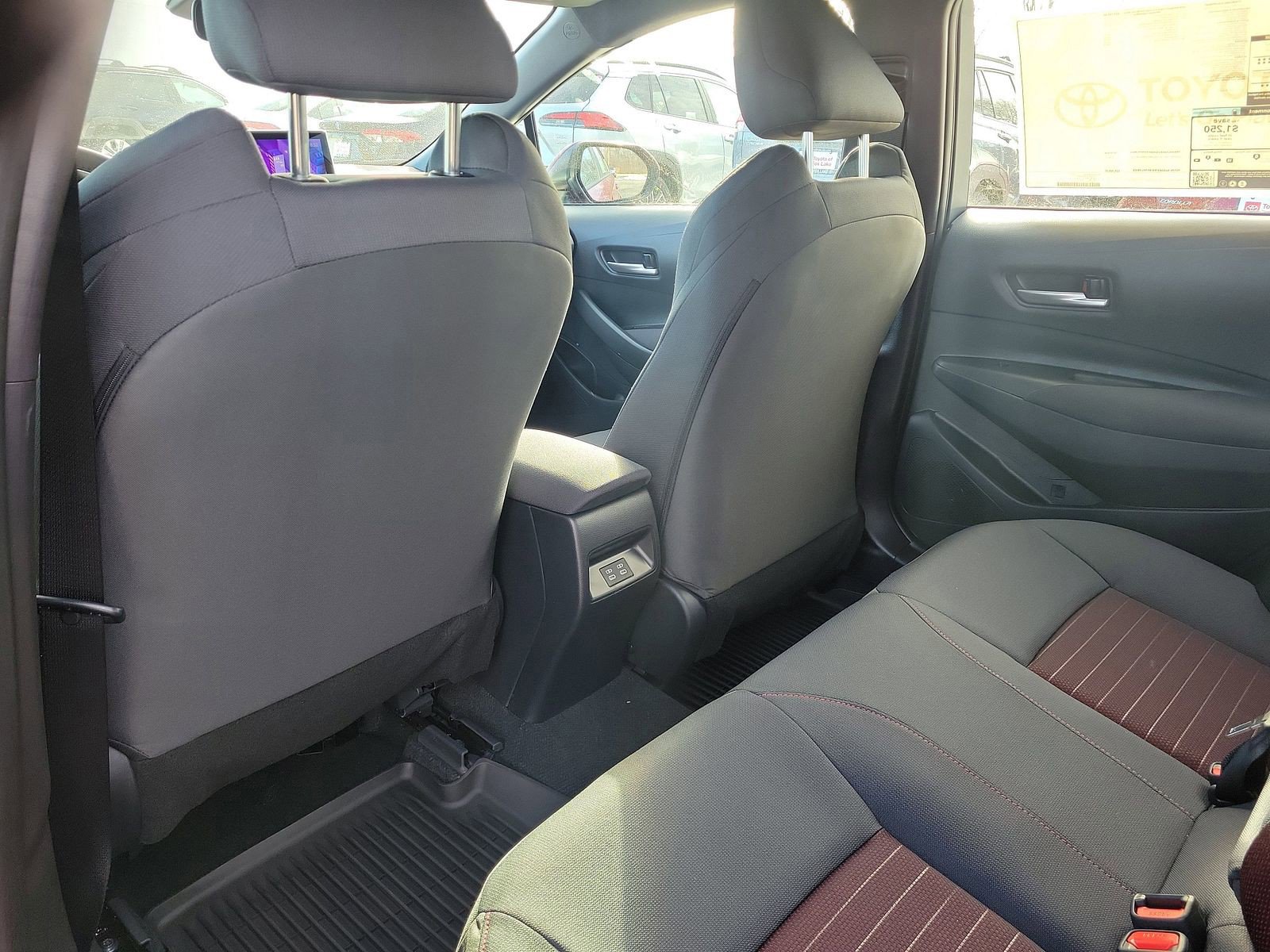 2026 Toyota Corolla SE - Photo 8