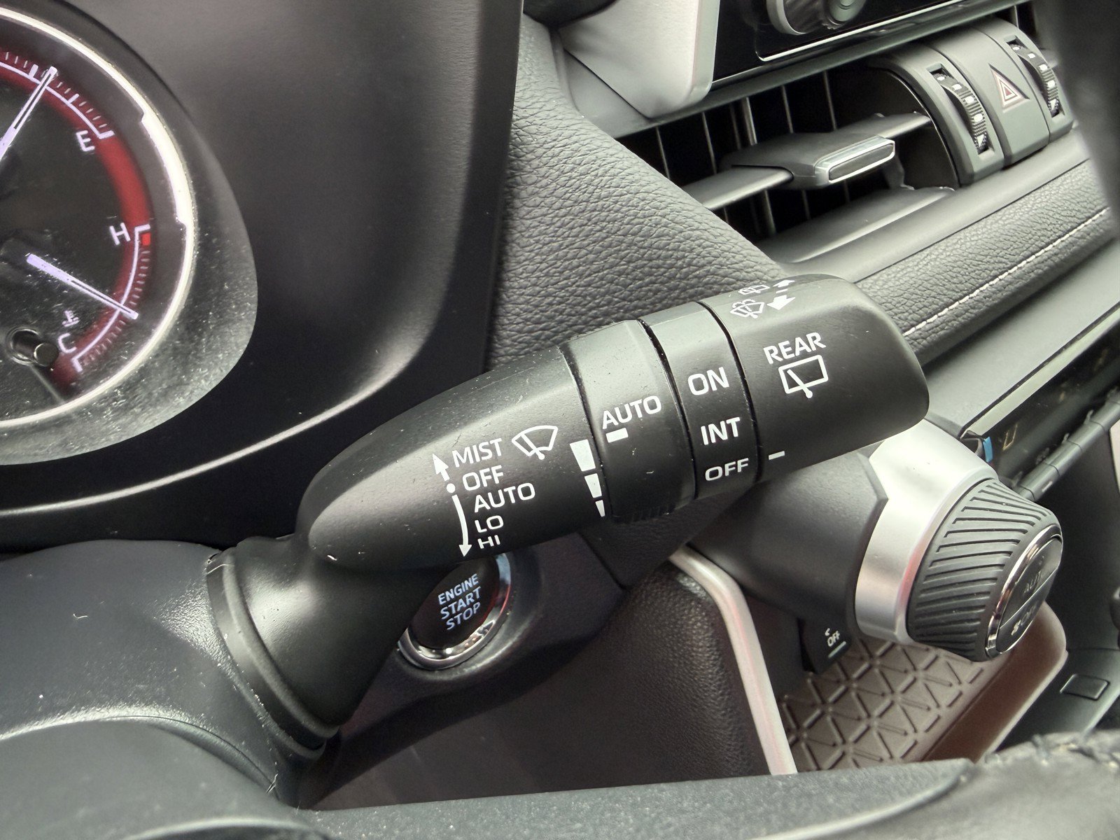 2020 Toyota RAV4 Limited - Photo 24