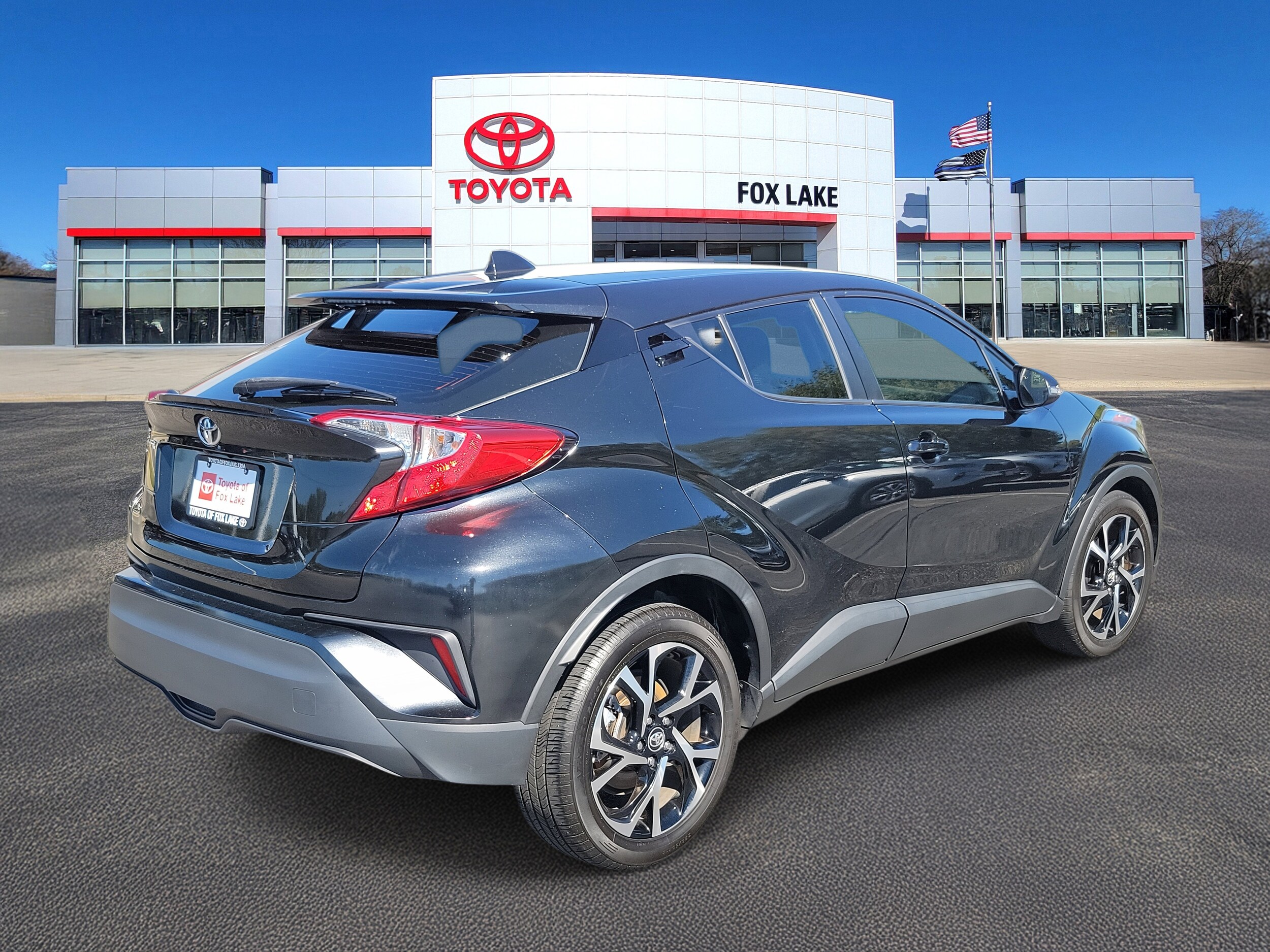 2019 Toyota C-HR LE photo 4