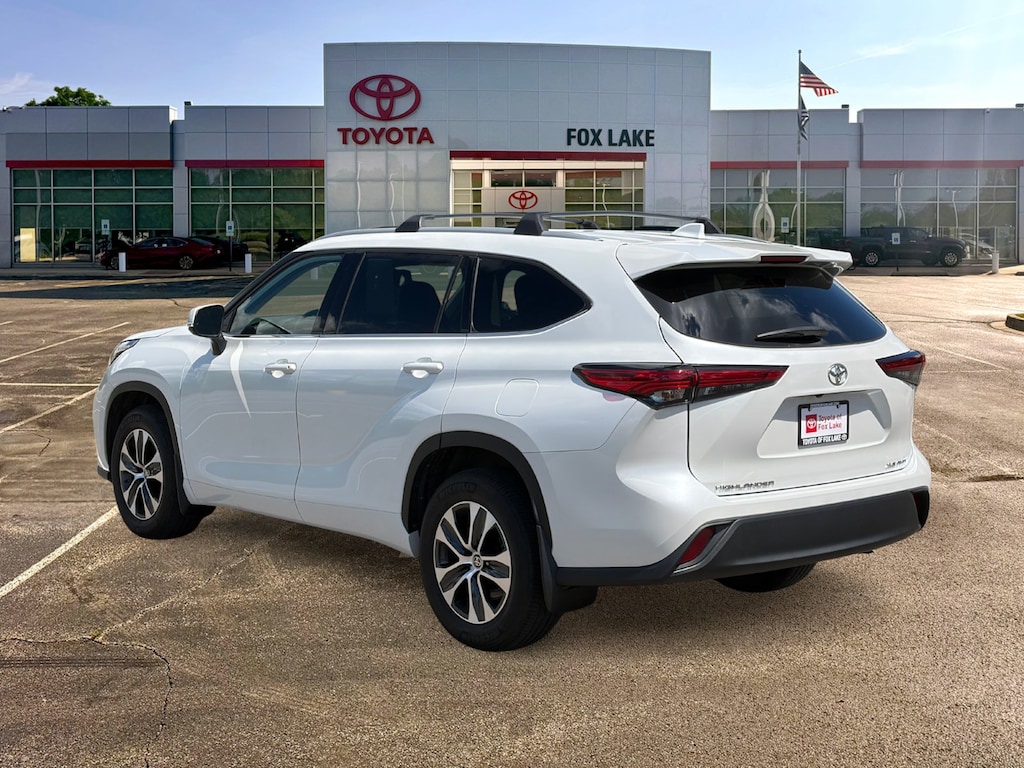 Used 2022 Toyota Highlander XLE Sport Utility