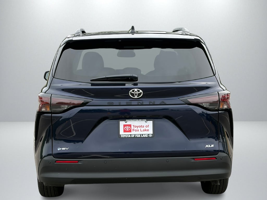 Used 2026 Toyota Sienna XLE Mini-van, Passenger
