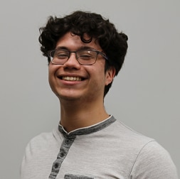 Staff member Alonso Betancourt from ID_6fc3f5f47e06