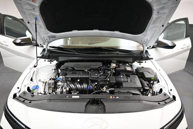 2026 Hyundai Elantra SEL - Photo 9