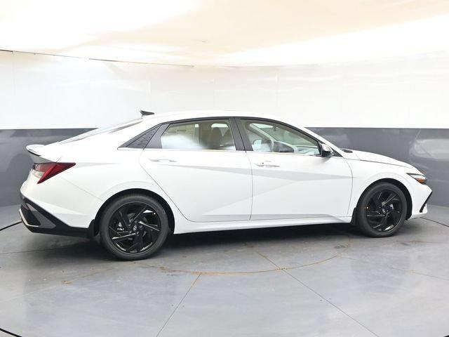 2026 Hyundai Elantra SEL - Photo 6