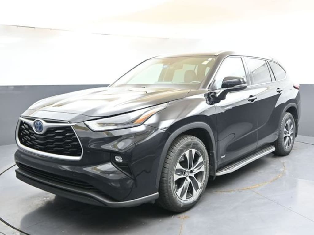 Used 2021 Toyota Highlander Hybrid XLE SUV
