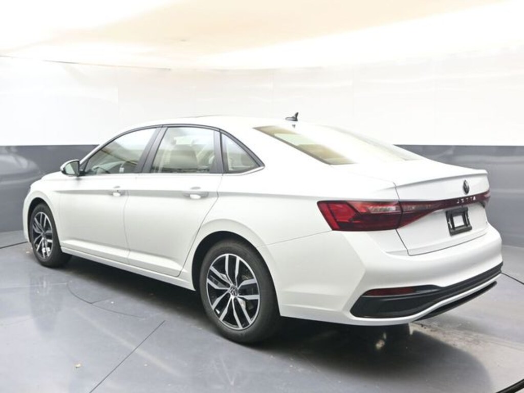 Used 2026 Volkswagen Jetta 1.5T SE Sedan
