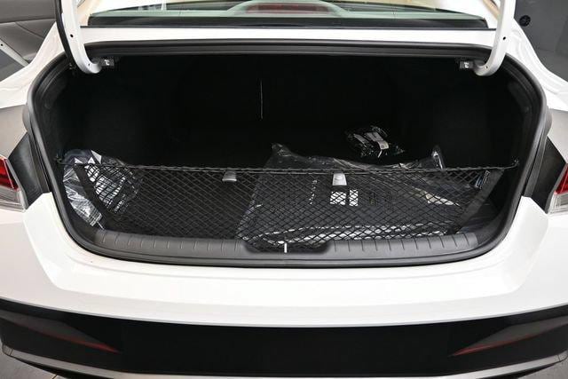 2026 Hyundai Elantra SEL - Photo 17