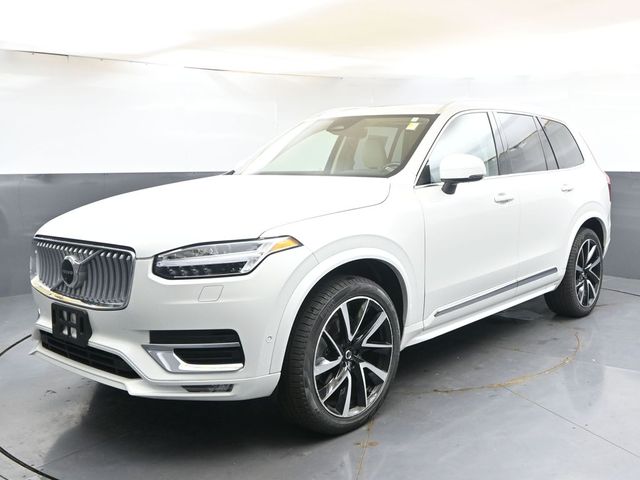 2025 Volvo XC90 B5 Plus SUV
