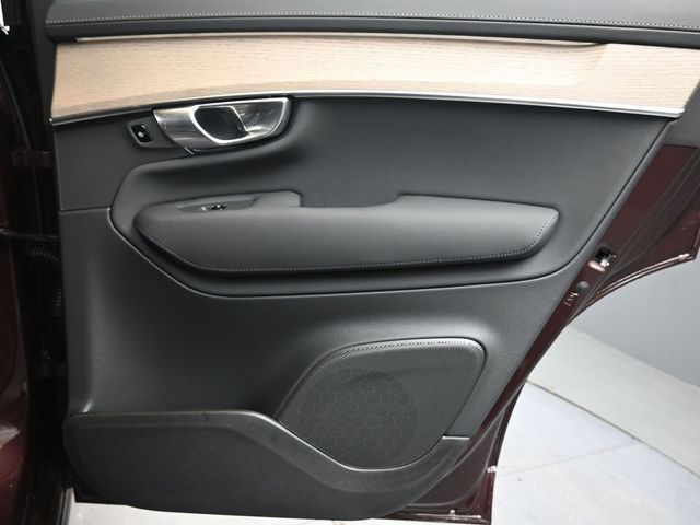 2026 Volvo XC90 Plus - Photo 14