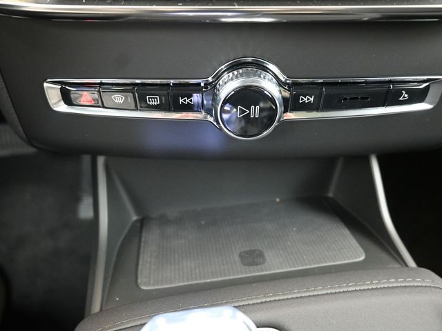 2026 Volvo XC90 Plus - Photo 34