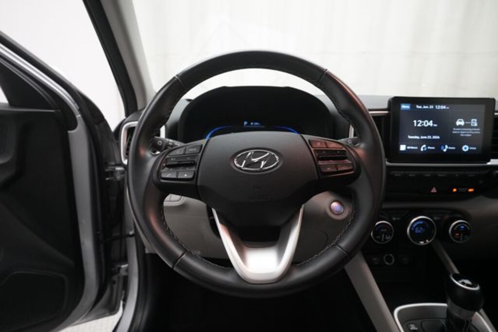 Used 2025 Hyundai Venue SEL SUV