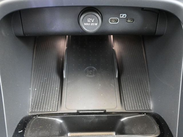 2026 Volvo XC40 Ultra - Photo 36