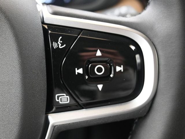 2026 Volvo XC60 Plus - Photo 27