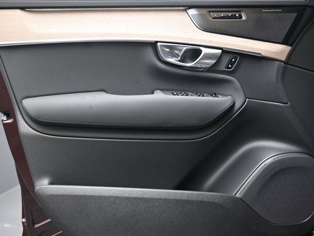2026 Volvo XC90 Plus - Photo 25