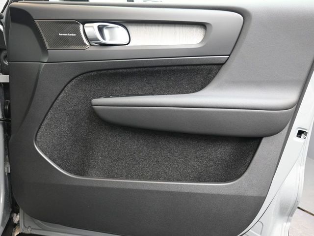 2026 Volvo XC40 Ultra - Photo 11