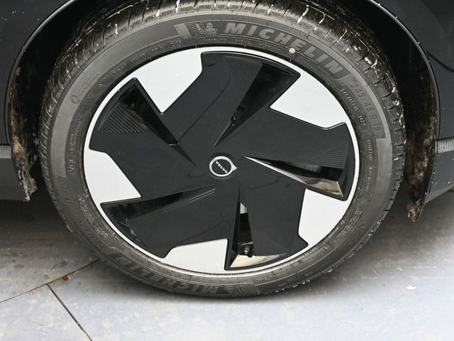 2026 Volvo EX30 Plus - Photo 9