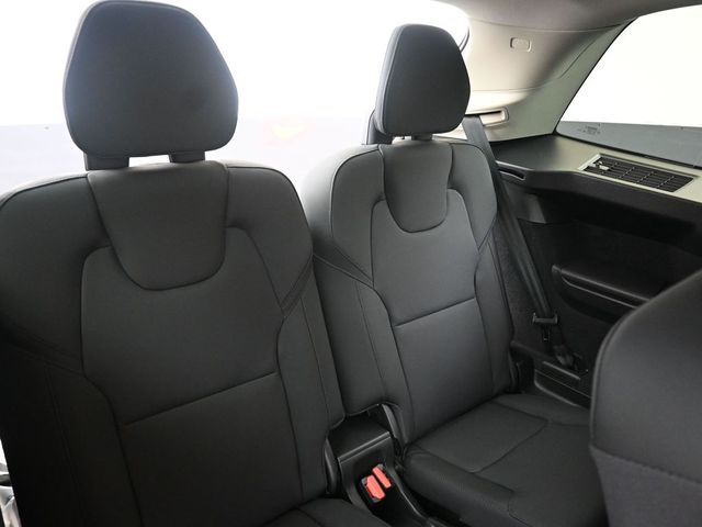2026 Volvo XC90 Plus - Photo 17