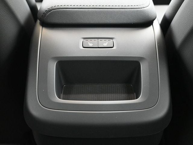 2026 Volvo XC60 Plus - Photo 21
