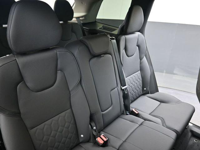 2026 Volvo XC90 Plus - Photo 16