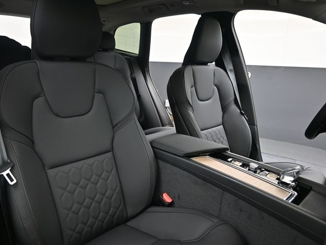 2026 Volvo XC60 Plus - Photo 13