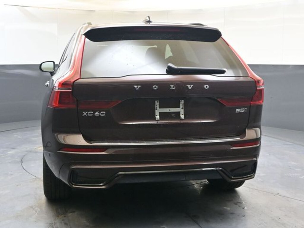 New 2026 Volvo XC60 B5 Plus SUV