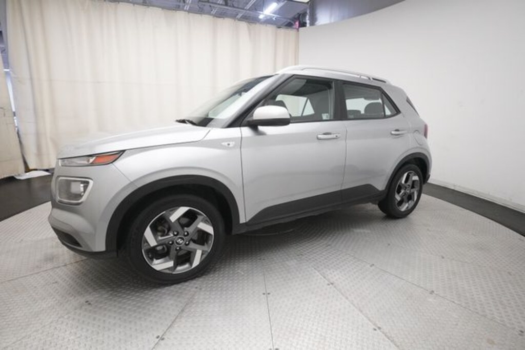 Used 2025 Hyundai Venue SEL SUV